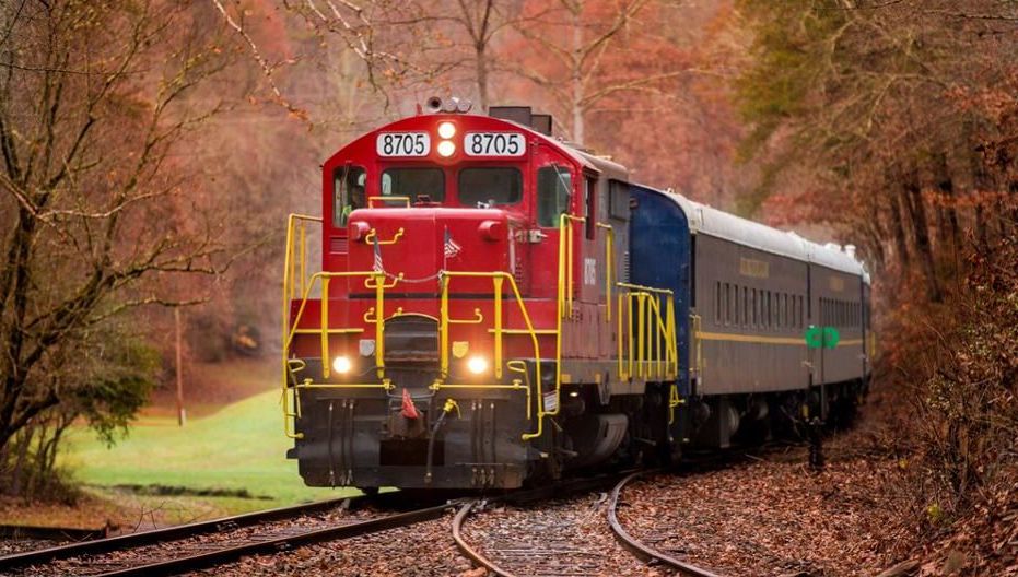 All Aboard! North America’s Best Fall Foliage Train Trips