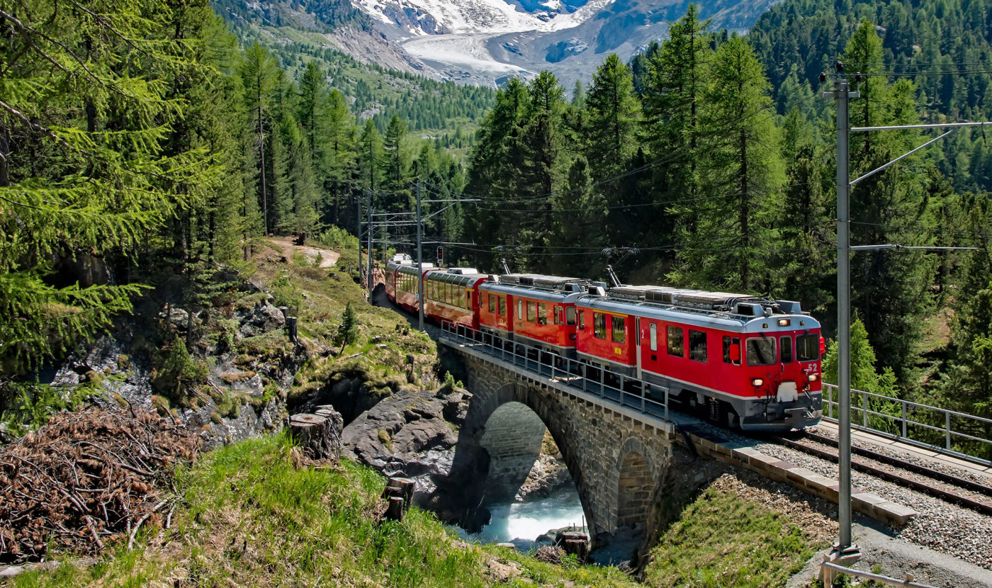 Trenino Rosso del Bernina Svizzera Cropped